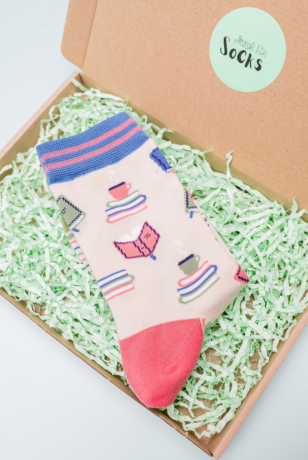 BOOK LOVER BAMBOO SOCKS IN CREAM