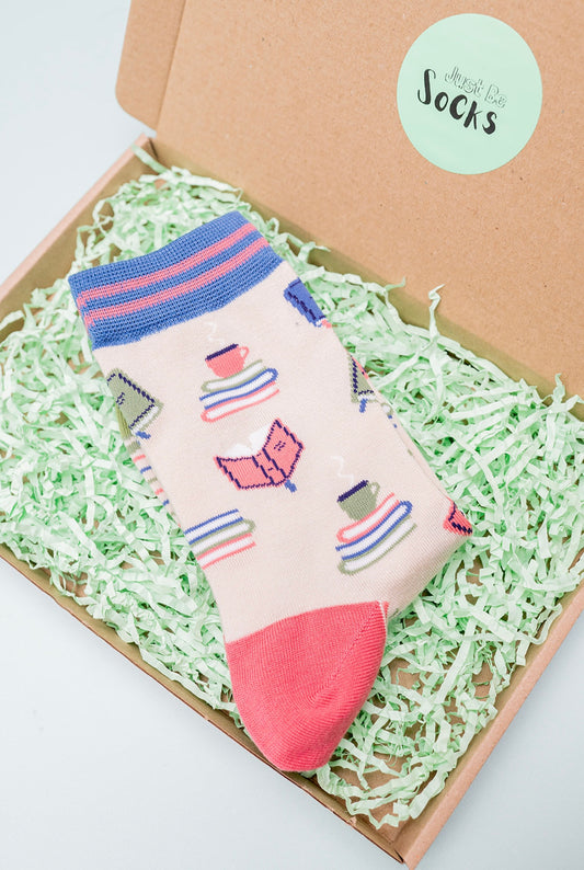 BOOK LOVER BAMBOO SOCKS IN CREAM