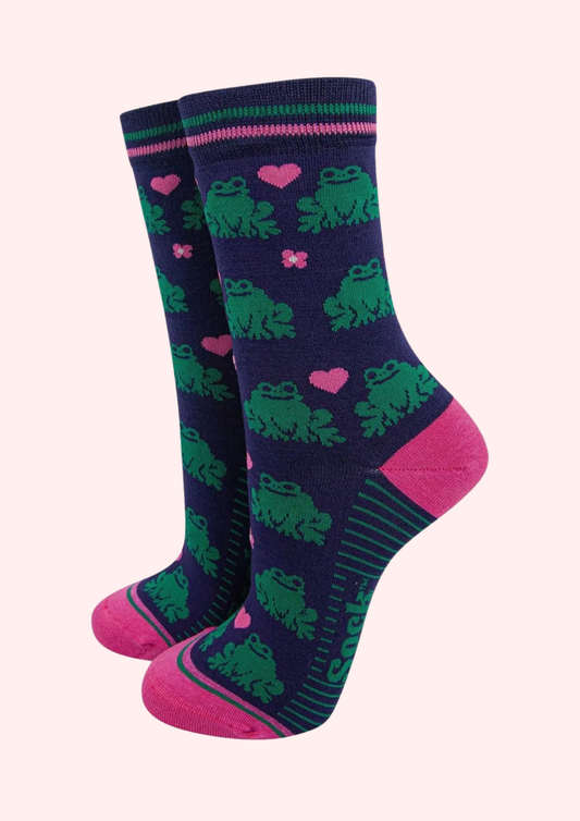 Frogs & Hearts Bamboo