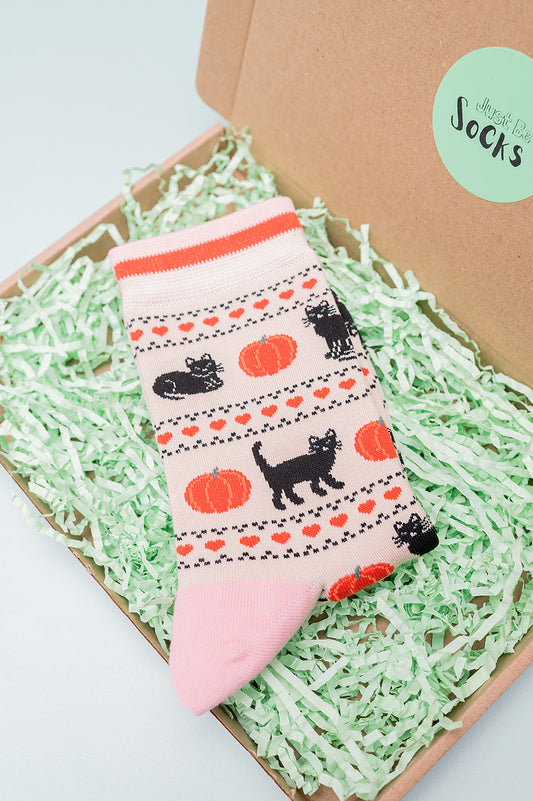 Black Cat & Pumpkin Women's Bamboo Socks in Cream